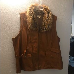 Veste épaisse Noire à Fausse Fourrure DRESS BARN - Taille S - Neuf Avec étiquettes